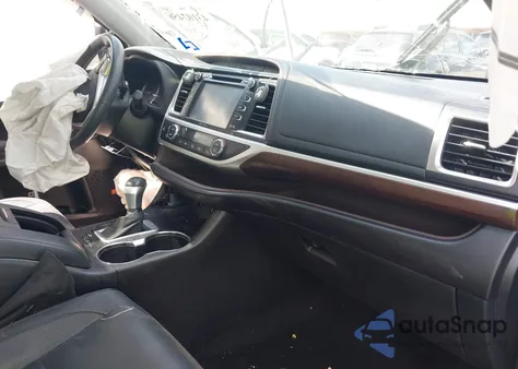 2015 Toyota Highlander Limited V6 z USA, uszkodzony, nr VIN 5TDYKRFH5FS106173